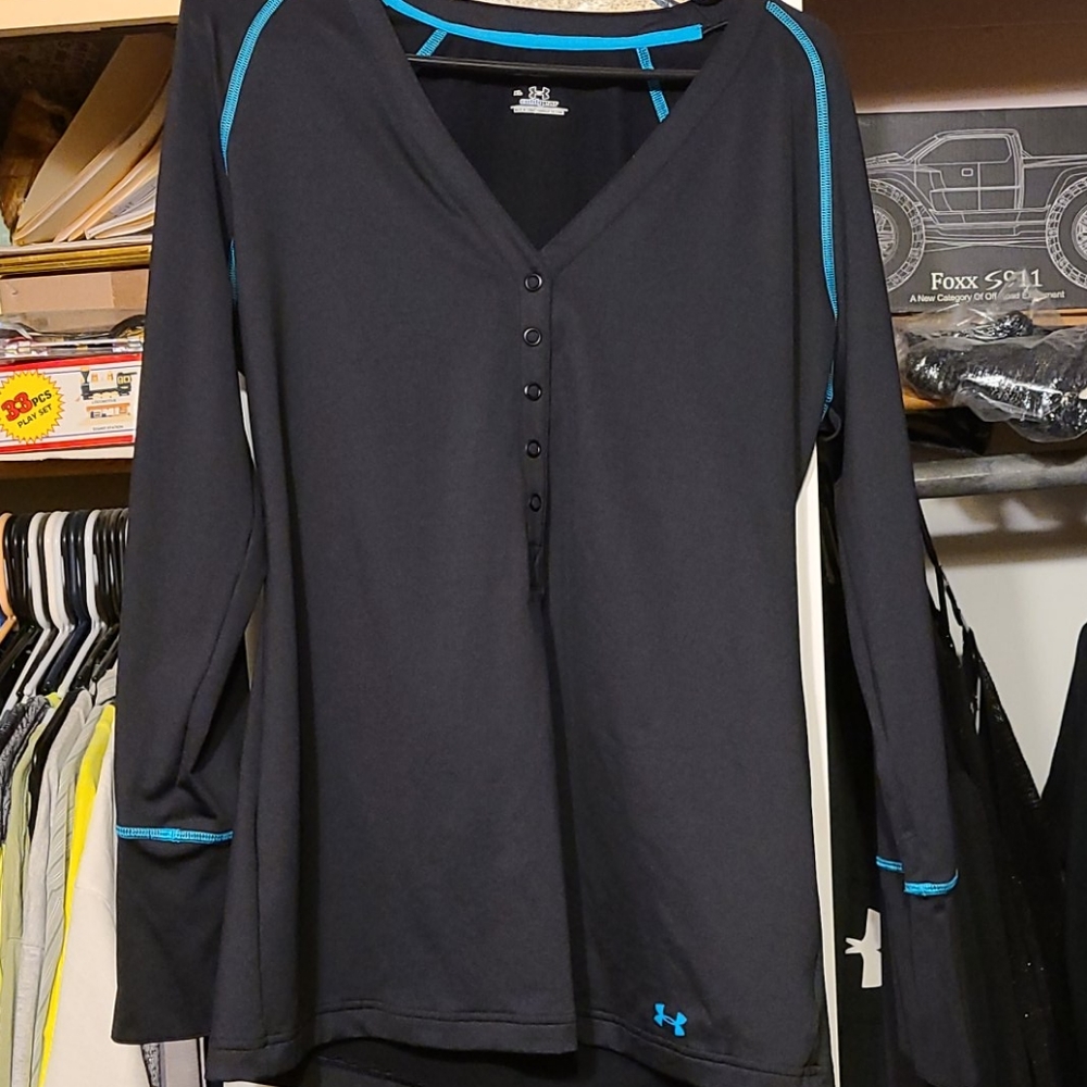 Under Armour soft and warm long sleeve shirt